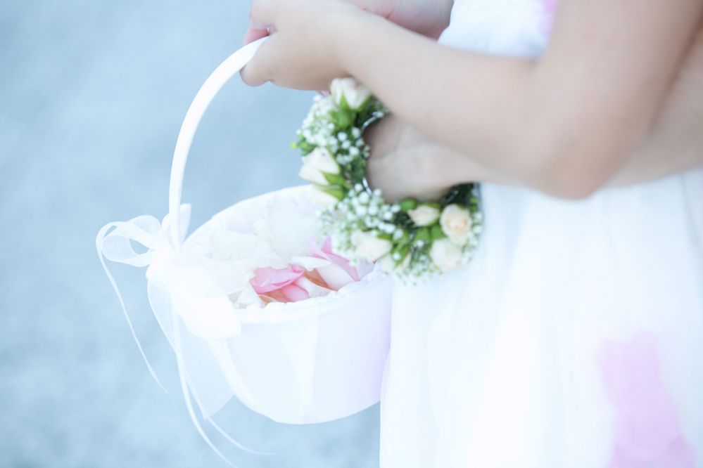 Braccialetto di fiori per bambina, nozze sul lago
