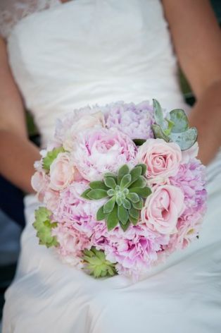 Bouquet with peonies and succulents by Giuseppina Comoli