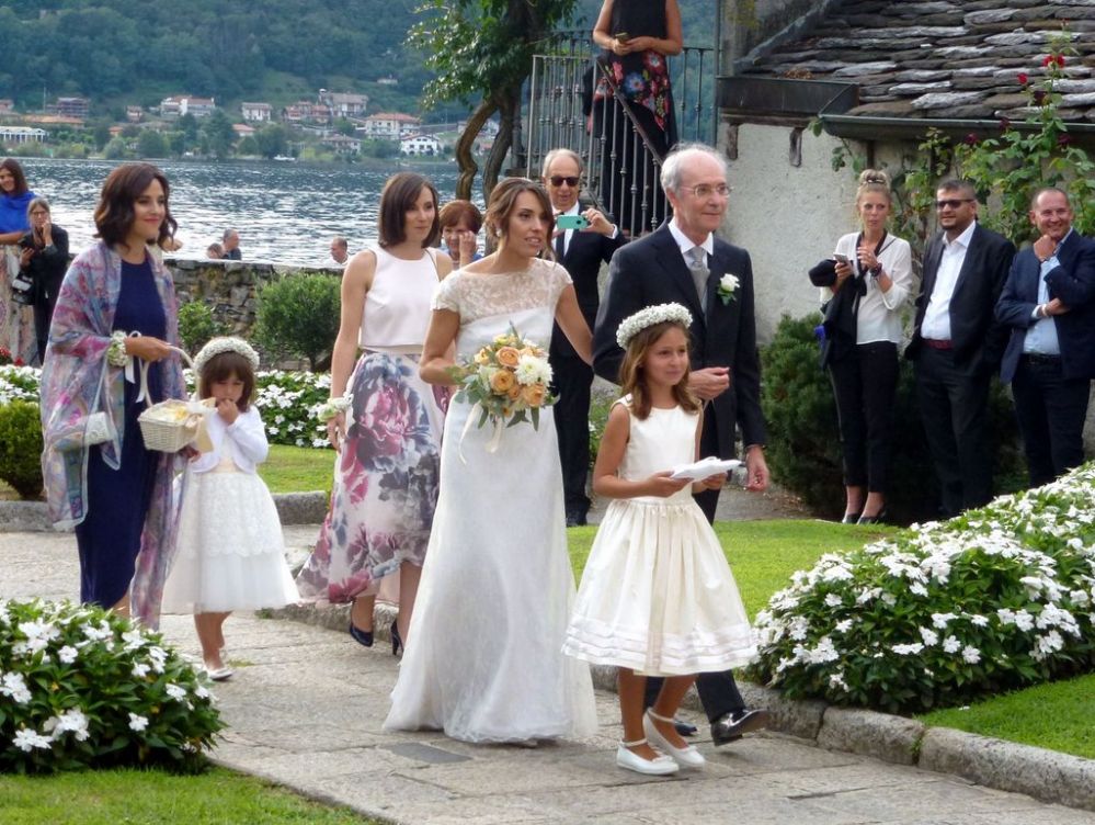 Civil ceremony on the lake