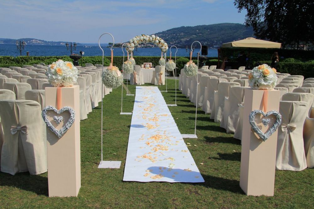 Floral arrangement for wedding at the Grand Hotel Dino