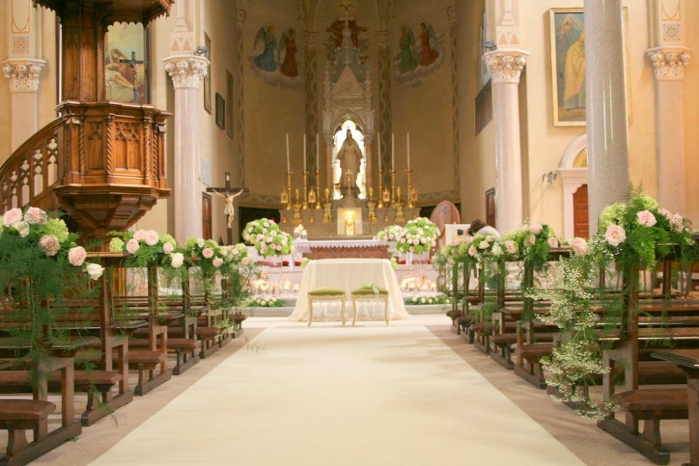 Allestimento floreale per matrimonio alla Chiesa di Carciano