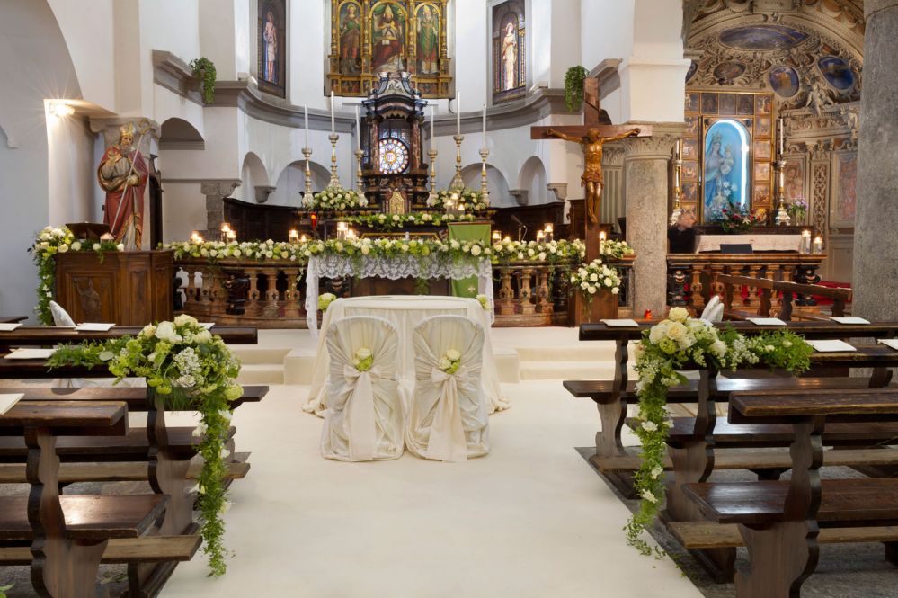 Floral decorations for a church wedding created by Giuseppina Comoli