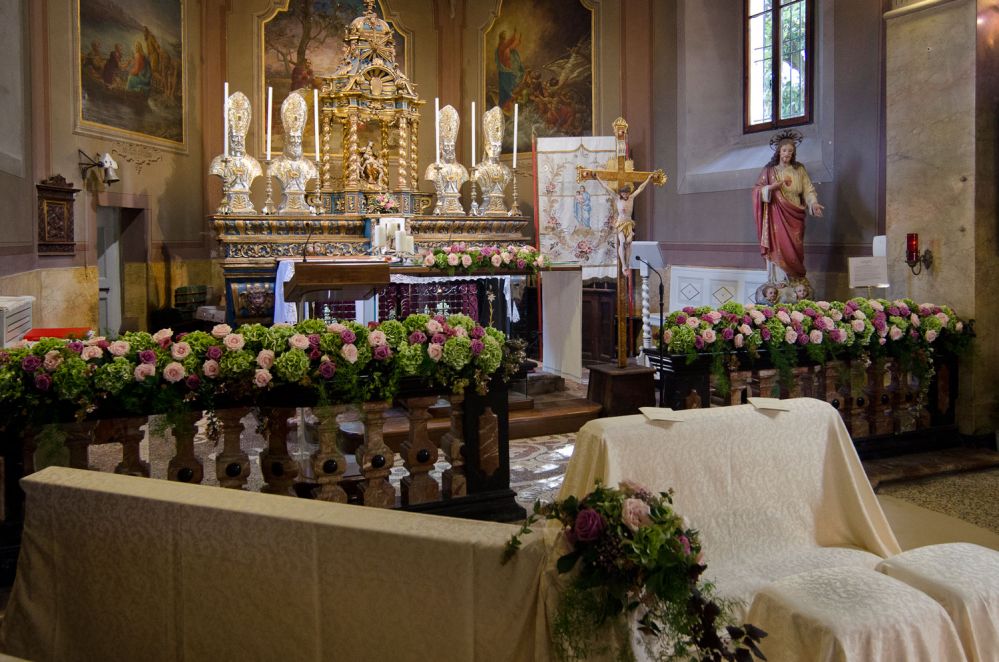 Fiori per matrimonio in chiesa sull'Isola Pescatori