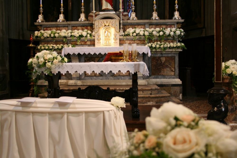 Altar with roses and peonies