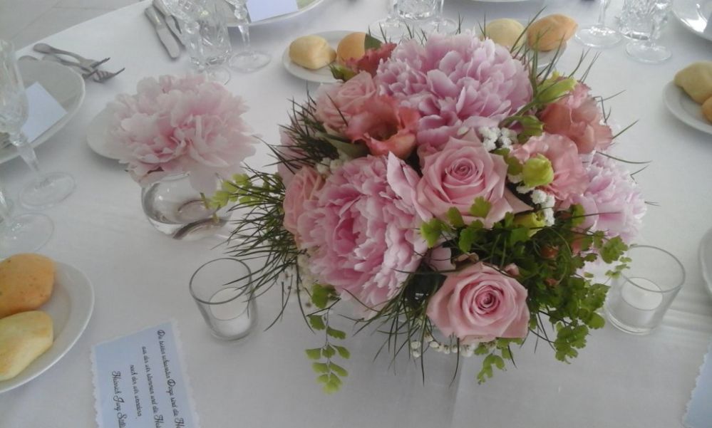 Centerpiece with peonies at Villa Muggia