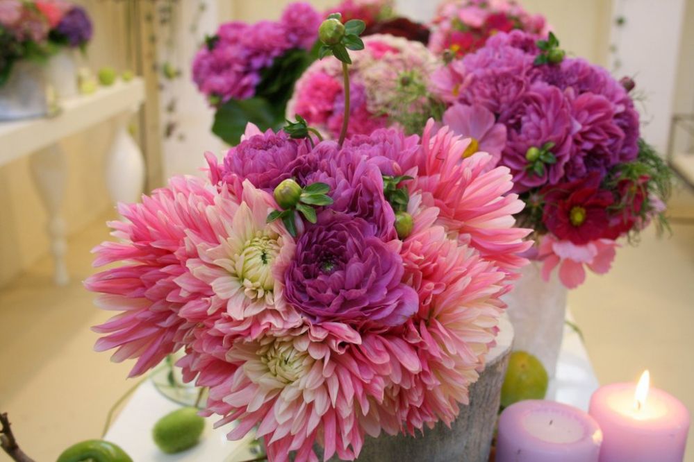 Centerpiece with beautiful dahlias