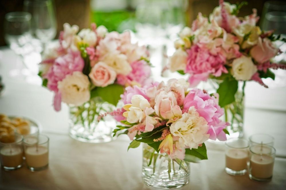 Floral table centerpiece