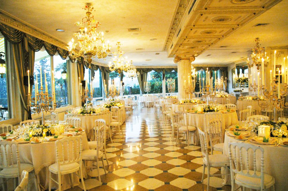 Flower arrangement for the reception on Lake Maggiore by Giuseppina Comoli