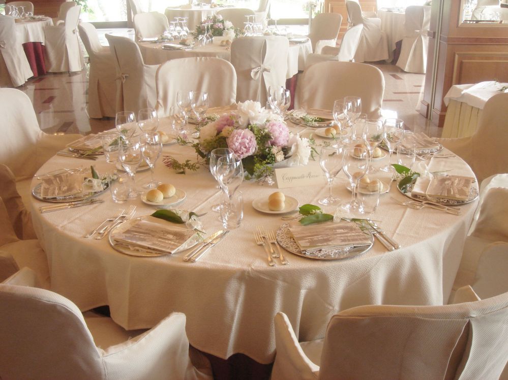 A Peonie table centerpiece created by Giuseppina Comoli